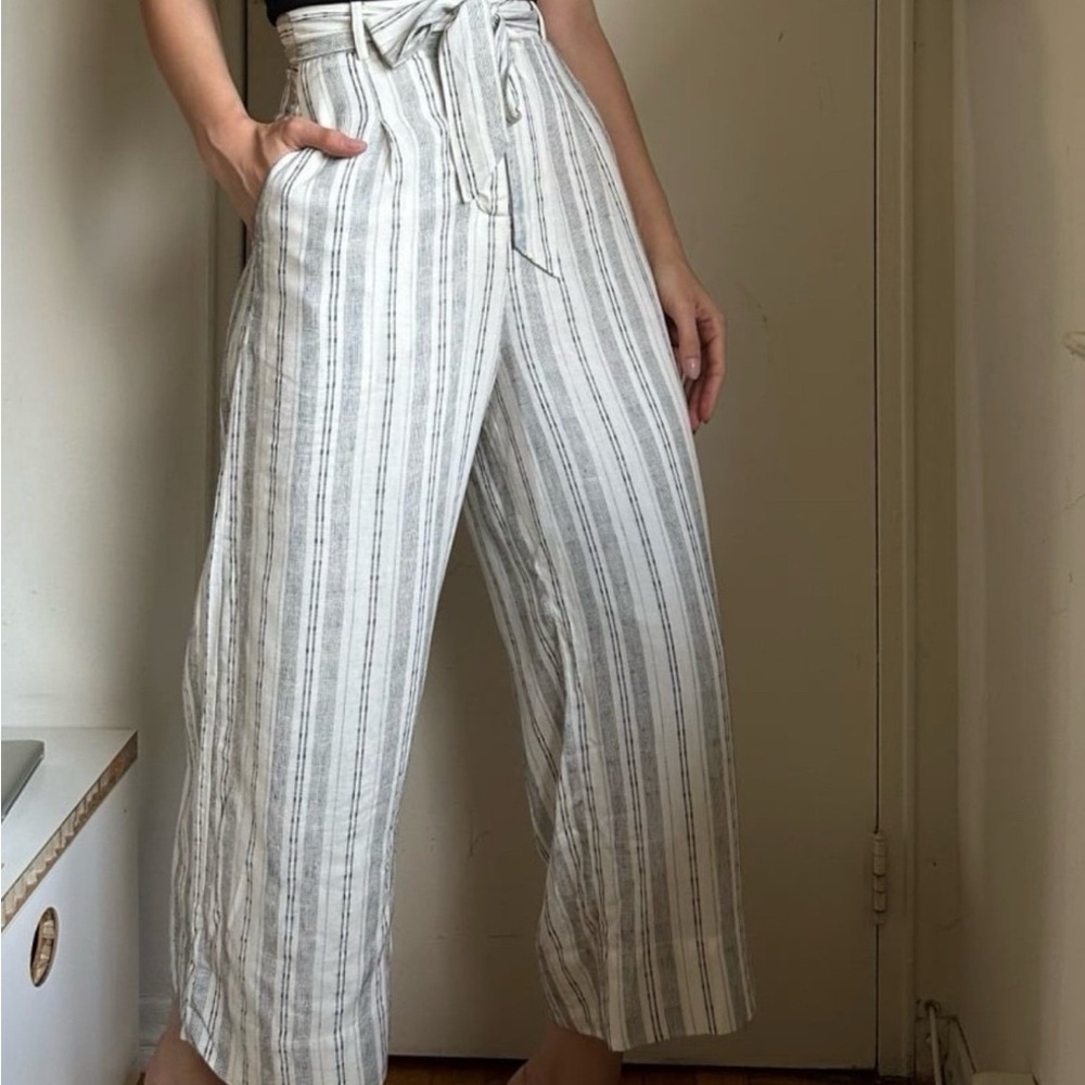 White and Gray Wide Leg Jumpsuit with High-Waisted Design